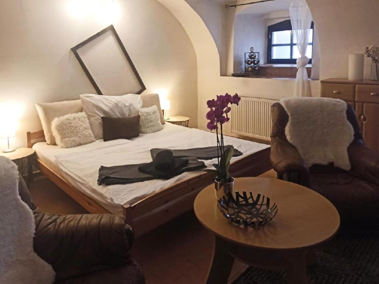 Ubytování Nové Hrady 111 - apartmány Žiaková Exterior foto